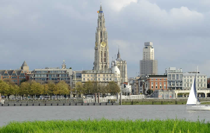 linke Ufer der Schelde