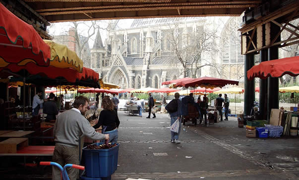 Borough Market, corner Southwark Cathedral