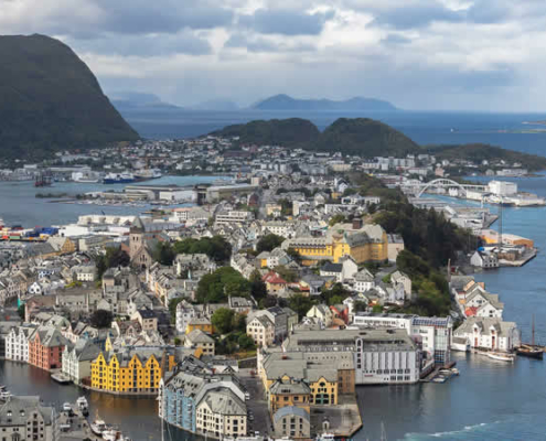Ålesund – Norwegens Jugendstiljuwel und Tor zur Natur Ålesund – Norwegens Jugendstiljuwel und Tor zur Natur