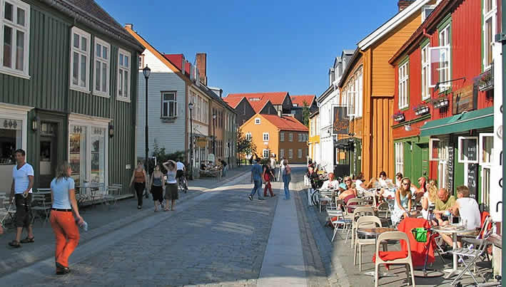 Bakklandet – Historie und skandinavischer Charme in Trondheim