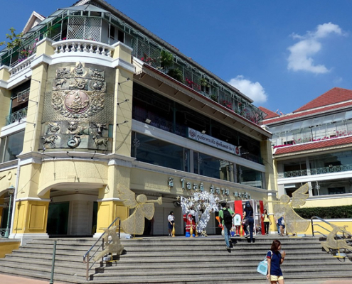 Old Siam Plaza: Ein Fenster in Bangkoks Vergangenheit und Gegenwart Old Siam Plaza: Ein Fenster in Bangkoks Vergangenheit und Gegenwart