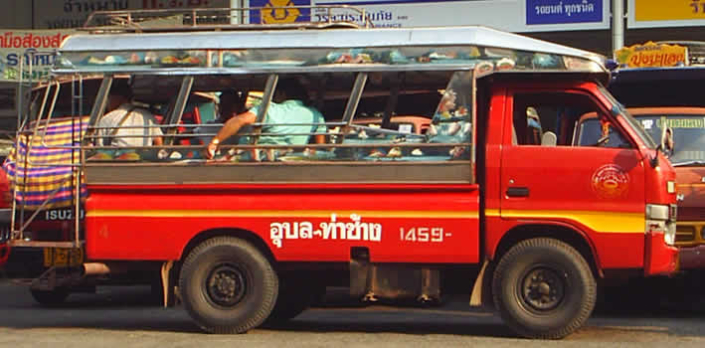 Songthaew Songthaew in Thailand – Das vielseitige Sammeltaxi