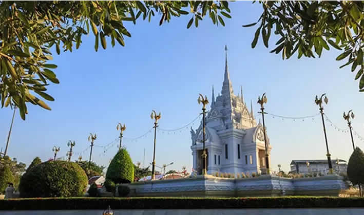 Surat Thani – Das Tor zu Thailands Inselparadies Surat Thani – Das Tor zu Thailands Inselparadies