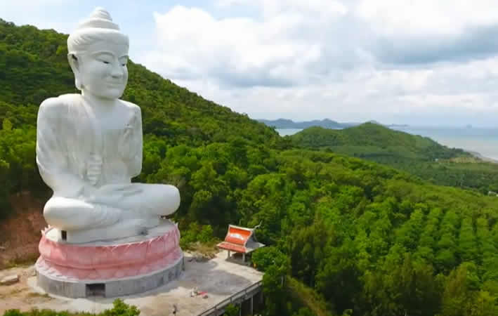 Wat Kaew Prasert – Der wohlwollende Kristall im Herzen der Natur